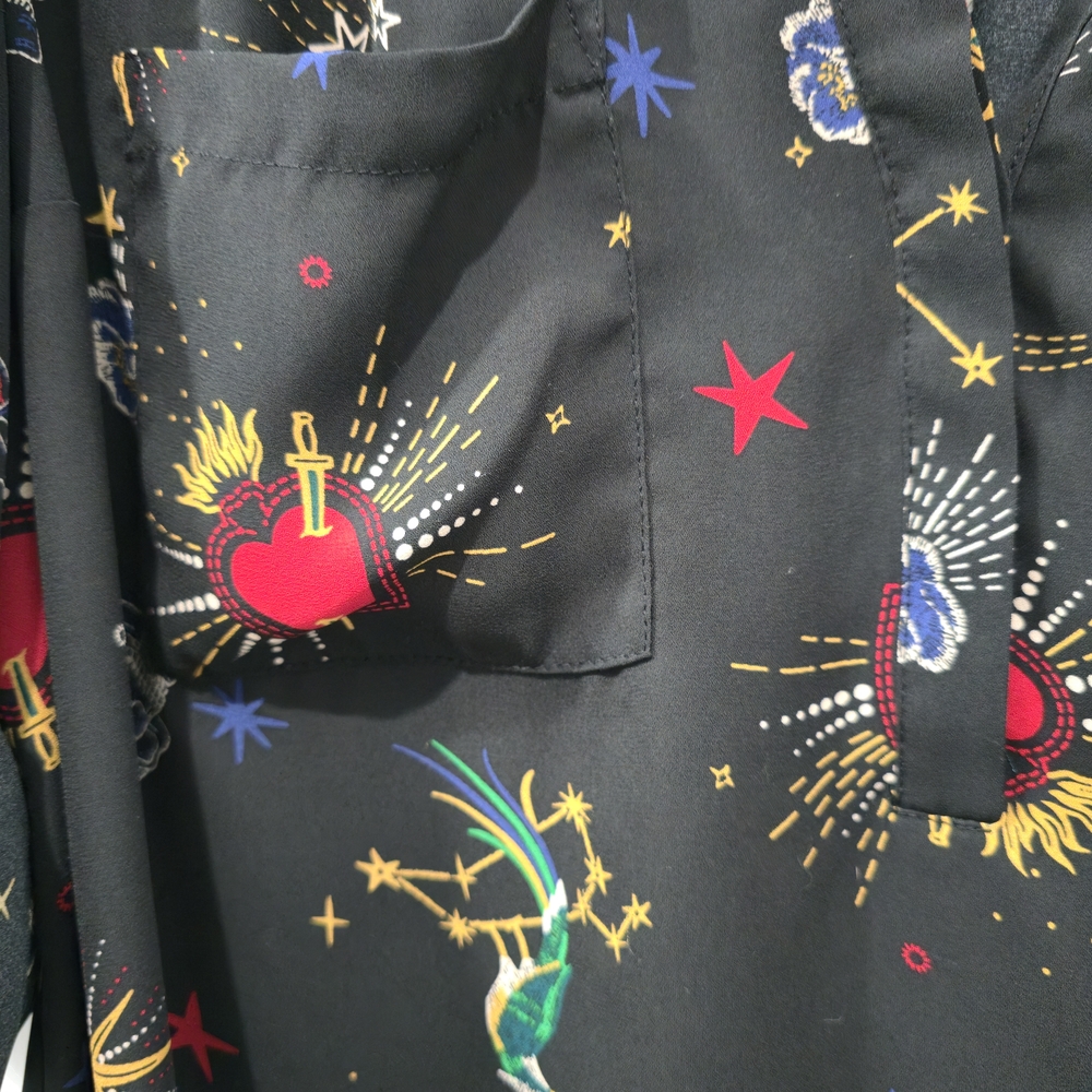 Torrid Black Star Print Women's Top - Picture 2 of 6